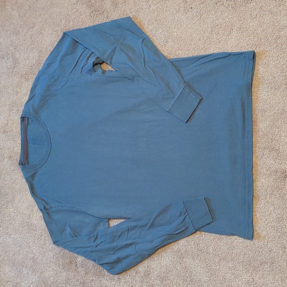 Men's long sleeve T-shirt size Medium